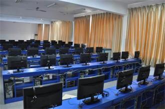 貴州利美康光彩職業(yè)技工學(xué)校 構(gòu)建高效數(shù)據(jù)庫與計(jì)算機(jī)網(wǎng)絡(luò)服務(wù)體系，賦能現(xiàn)代職業(yè)教育